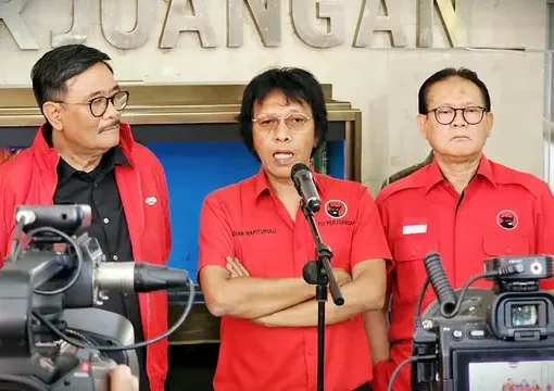 Adian Napitupulu