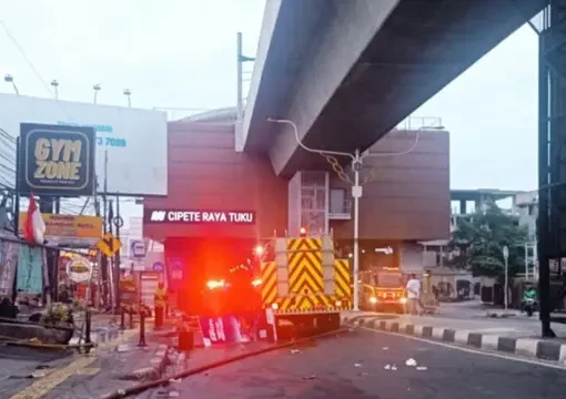 Jalan Fatmawati Jaksel Ditutup Sementara Imbas Kebakaran