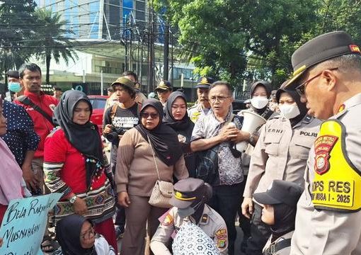 Pedagang Tolak Pindah ke Lenteng Agung