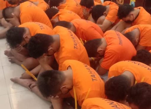 Pria yang Ikut Pesta Seks Sesama Jenis di Hotel