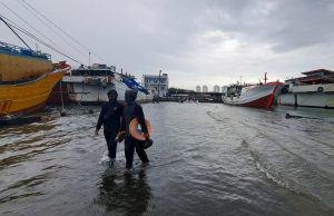 Banjir Rob Landa Wilayah Pesisir Jakarta
